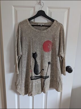 Jess & Jane Cat And Sun Mineral Washed Asymmetrical Women's  Shirt Large